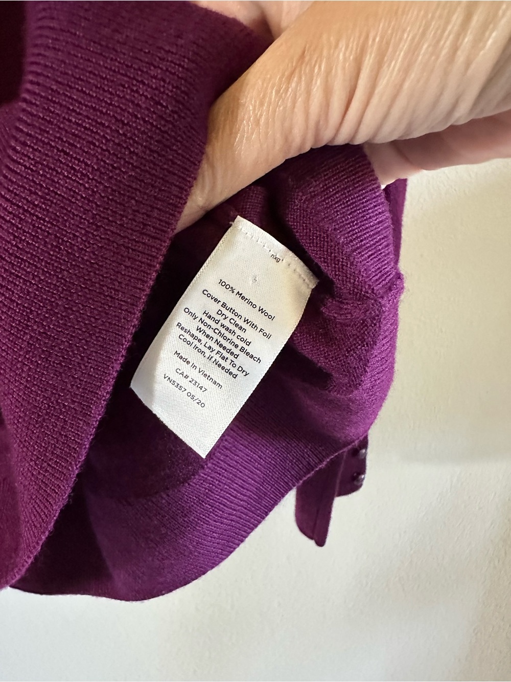 Talbots Deep Plum V-Neck Merino Wool Sweater L - Picture 5 of 7